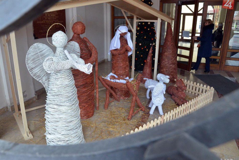 Vianočný betlehem z papierového pedigu v Michalovciach