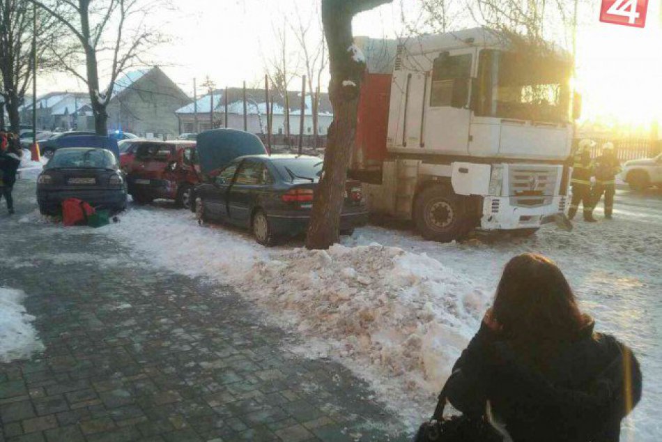 Obrazom: Dopravná nehoda v Tornali