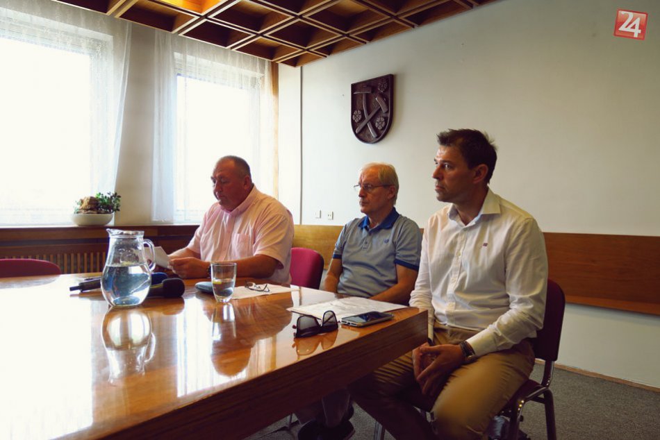 Obrazom: Tlačová konferencia ku výstavbe R2 cez naše územie