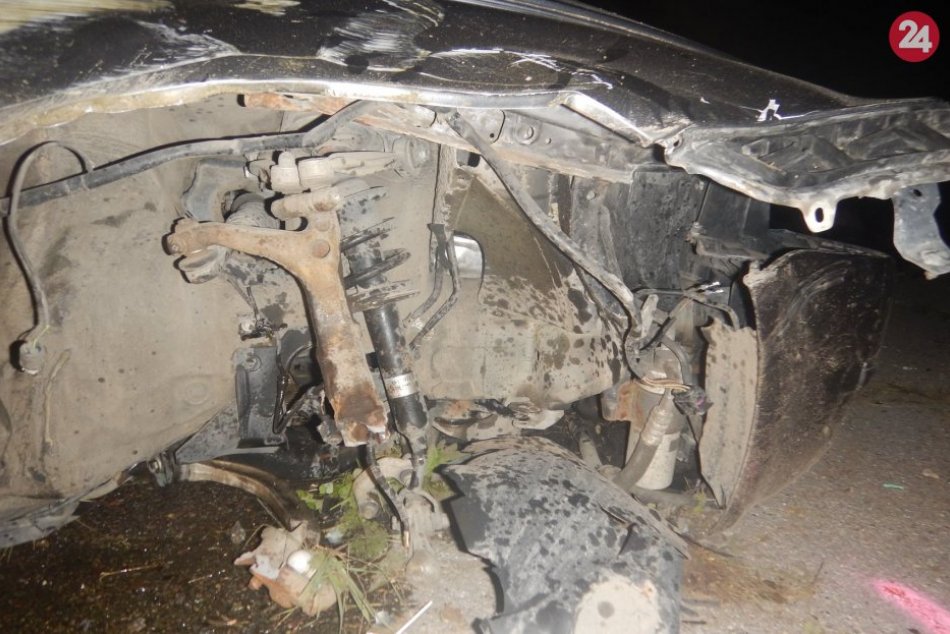 FOTO z nehody v Dolnej Marikovej: Spolujazdec zomrel (†18), vodič (20) nafúkal