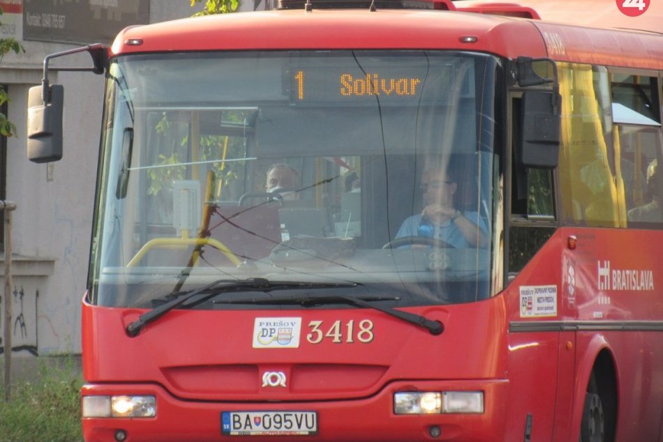 Obrazom: Ojazdené bratislavské autobusy Dopravný podnik premaľuje