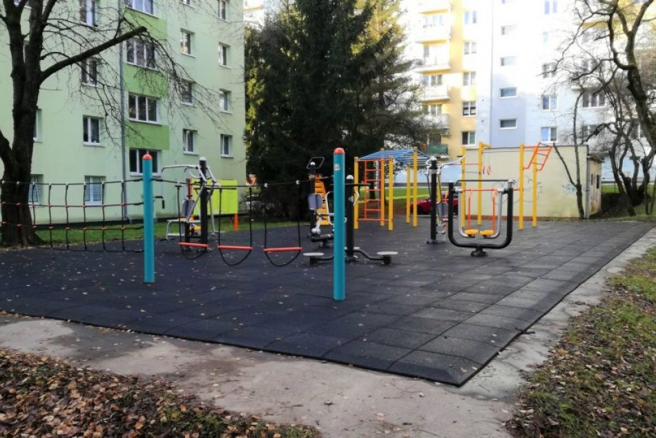 V OBRAZOCH: Nové fitness-workoutové ihrisko na Fončorde