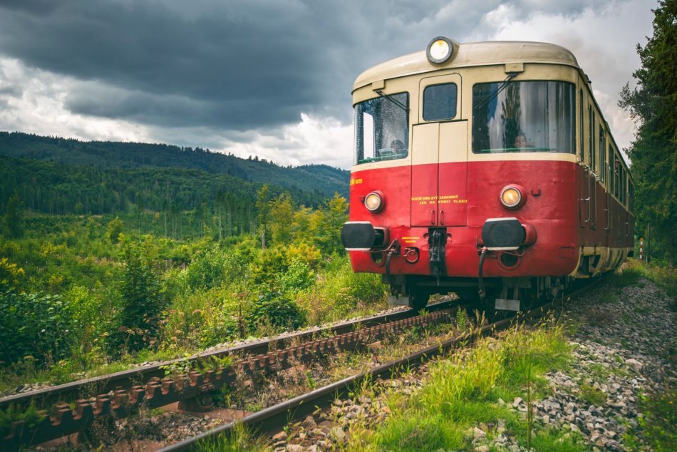 V OBRAZOCH: Zážitkové vlaky v Banskobystrickom kraji lákajú turistov