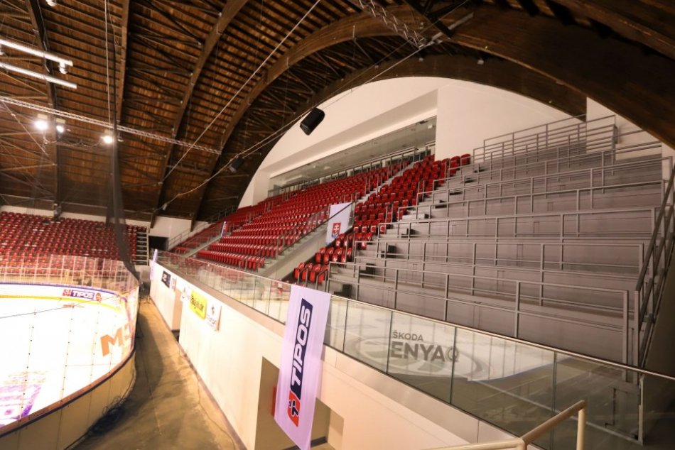 V OBRAZOCH: Zrekonštruovaný zimný štadión v Banskej Bystrici