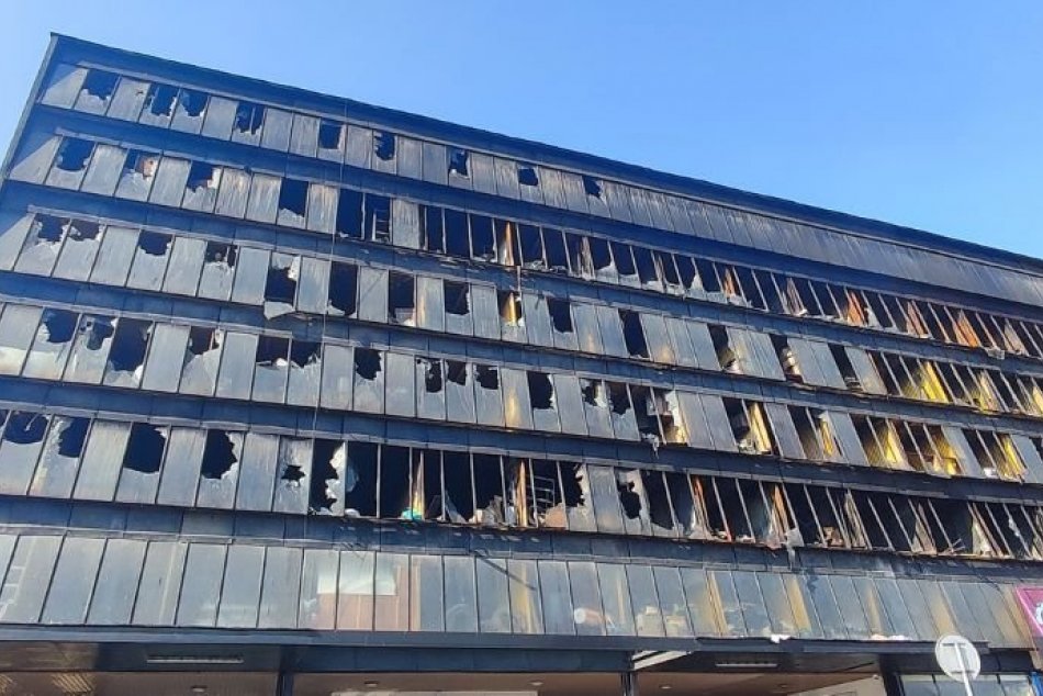 Následky požiaru parkovacieho domu v Bratislave