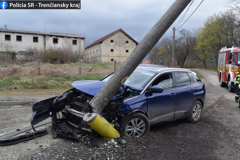 FOTO: Vodič v Partizánskom unikal hliadke a spôsobil dve dopravné nehody