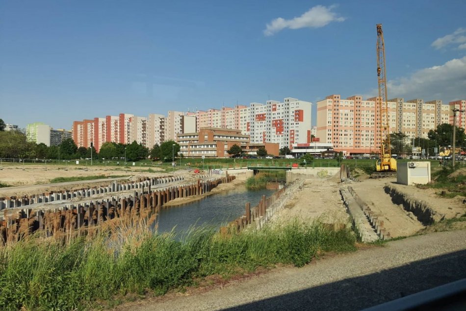 Električková trať v Petržalke vo výstavbe (jún 2022)
