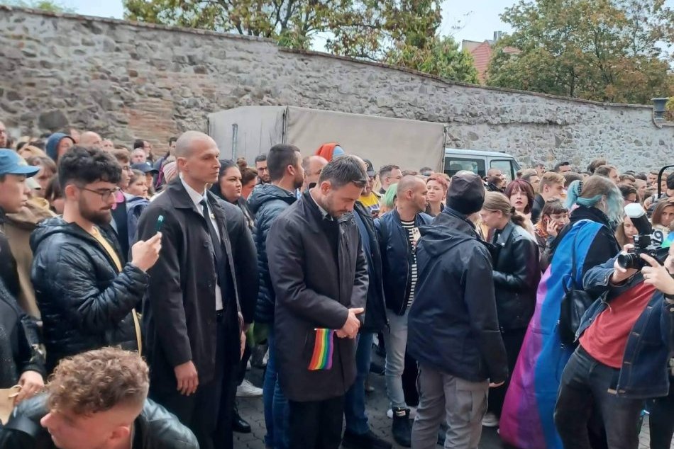 V Bratislave pochodujú ľudia proti nenávisti voči LGBTI komunite