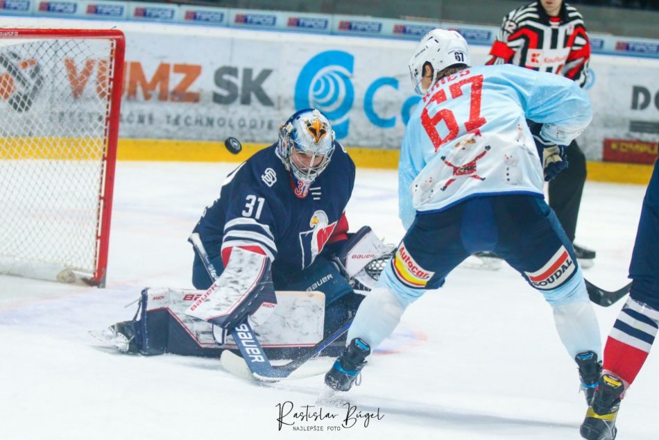 HK Nitra – HC Slovan Bratislava 1:4 (0:1, 0:1, 1:2)