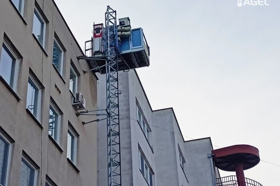 V OBRAZOCH: Zvolenská poliklinika bude mať novú strechu