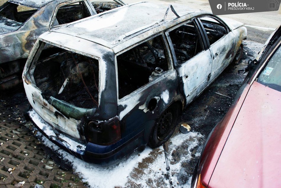 Objektívom: Vo Svinej v okrese Prešov horeli 3 autá