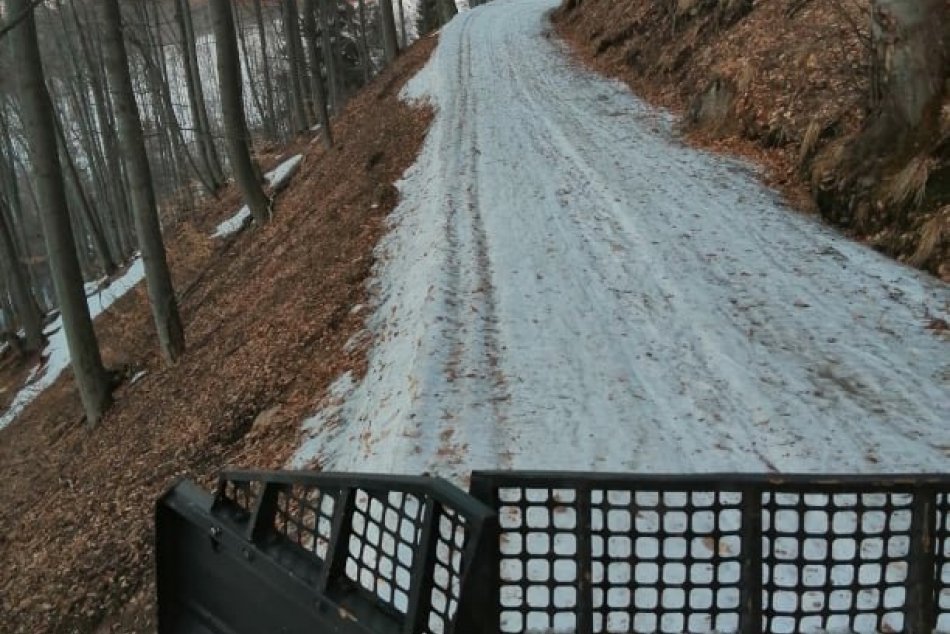 V OBRAZOCH: Úprava bežkárskych tratí v Kremnických vrchoch