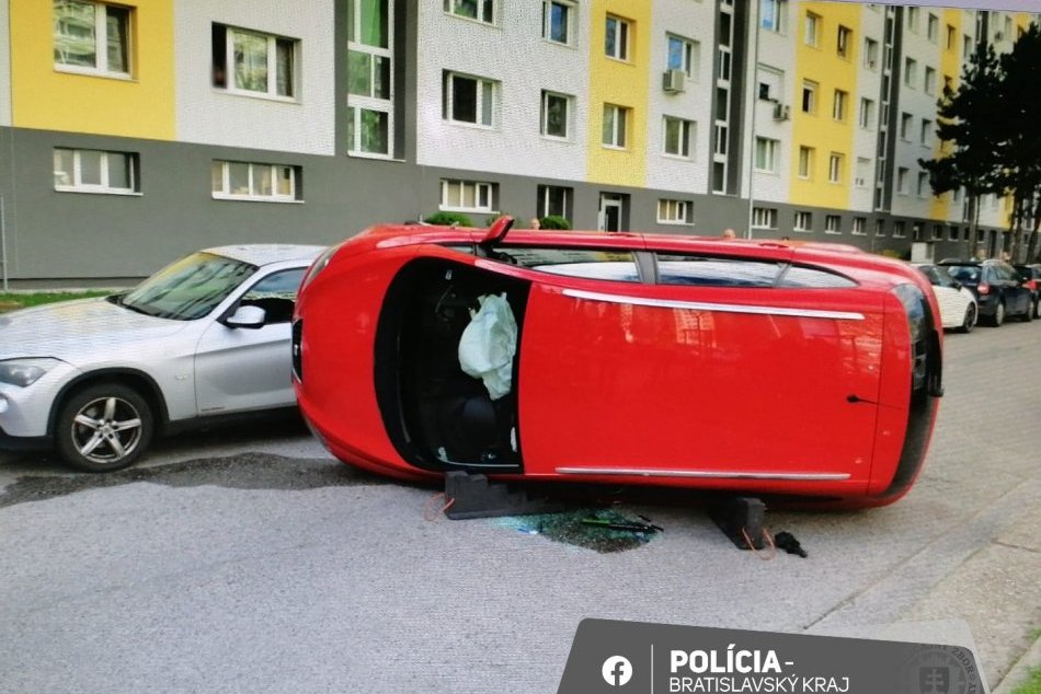 Opitý vodič v Bratislave viezol v aute aj malú dcéru