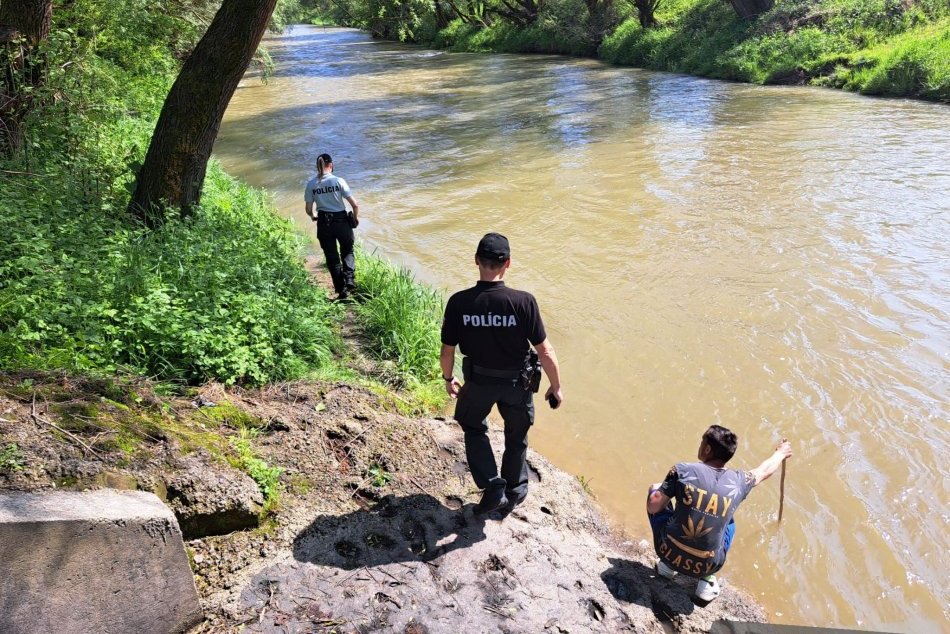 Objektívom: Polícia pátra po 4-ročnom dievčatku, ktoré spadlo do rieky