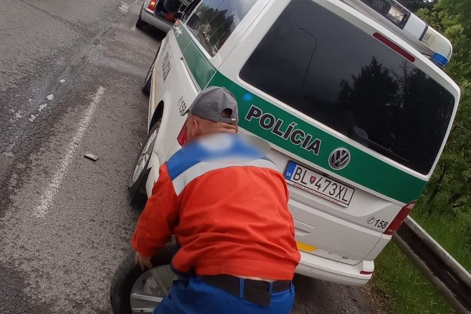 Durch die Linse: Die Polizei brauchte Hilfe, Juraj zögerte nicht, einem Passanten zu helfen
