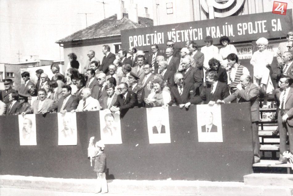 HISTORICKÉ FOTO: Prvomájové oslavné sprievody v Šali