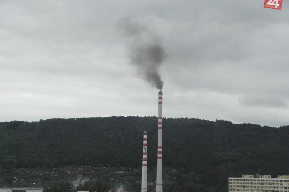 FOTO: Čierny dym v Žiline zachytený na záberoch nášho čitateľa