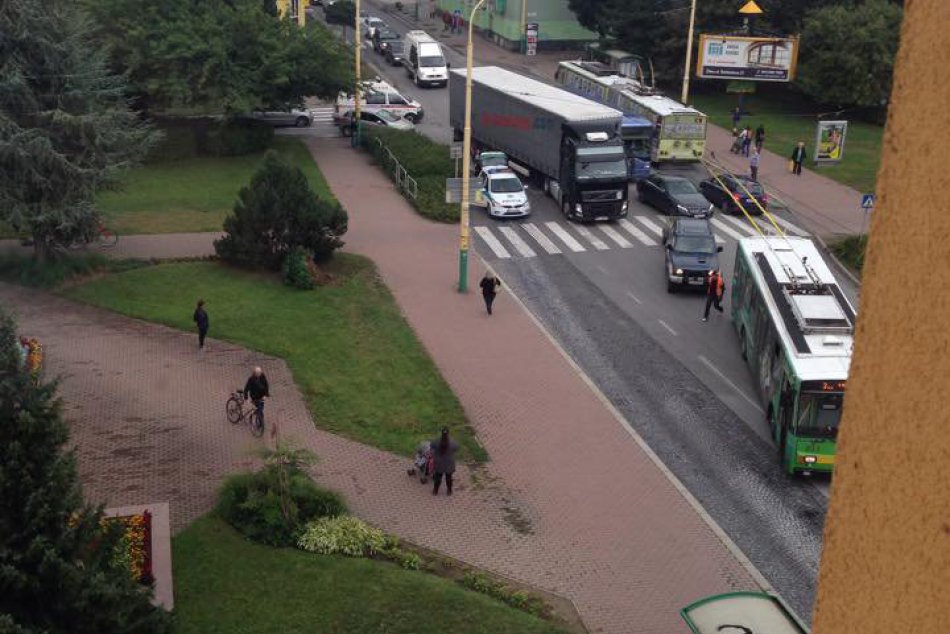 FOTO: Na Štefánikovej ulici došlo k búračke