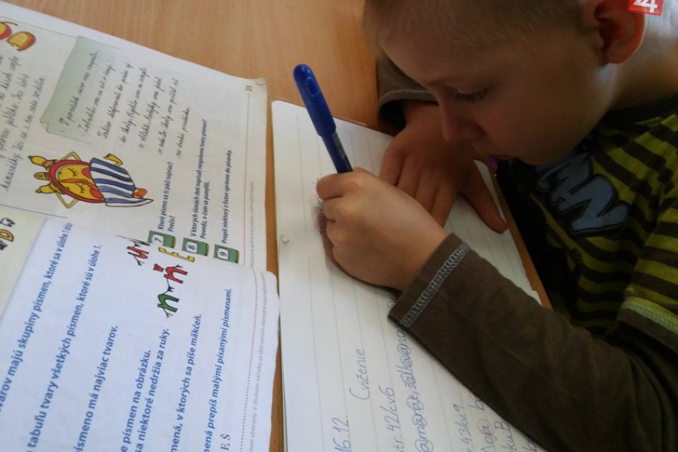 Michalovskí žiaci sa učia písať písmom Comenia Script