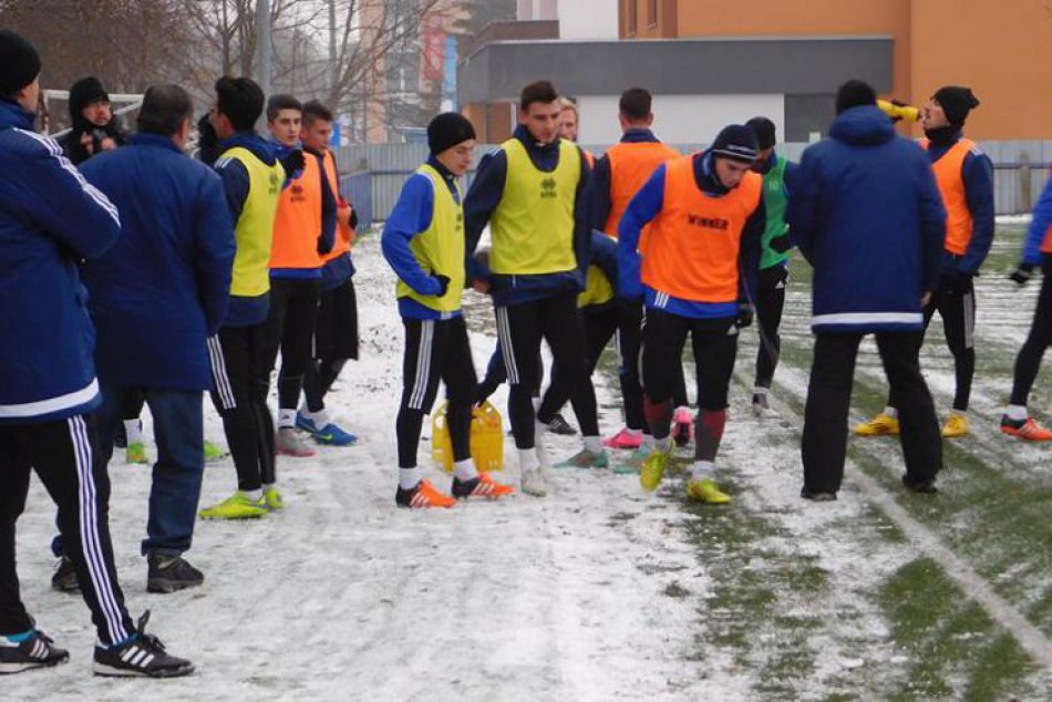 Pre michalovský futbalový tím zimný spánok neplatí: Ide im to aj na snehu