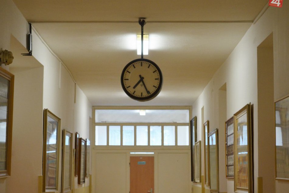 Maturity na známom nitrianskom gymnáziu: Stres, neúčasť pre zlomené ruky a neprí