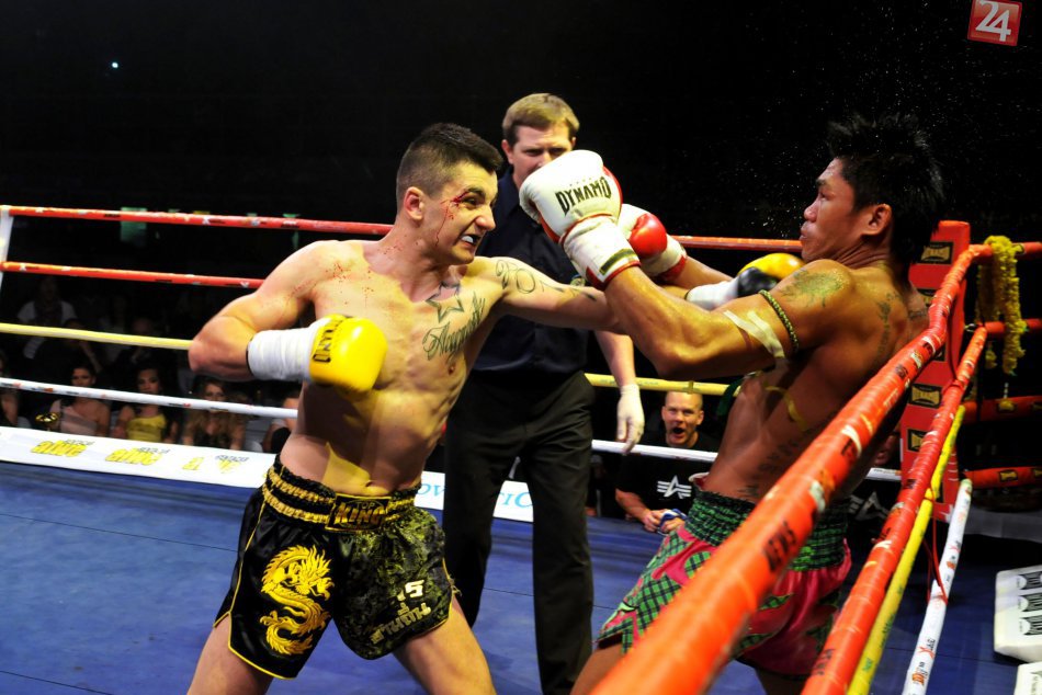 FOTO: Mladý bojovník v thajskom boxe robí Bystrici skvelé meno