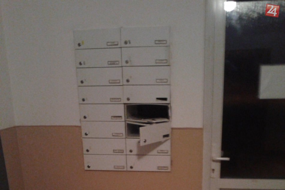 Delobuch petarda v schránke 12/2016