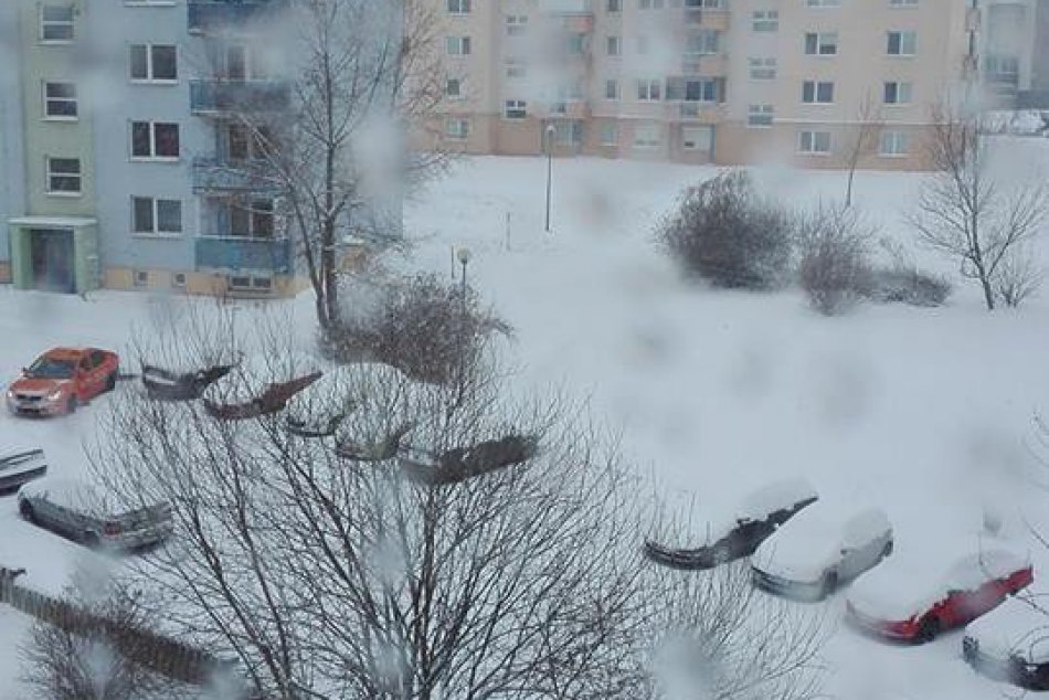 FOTO: Zima zavítala aj pod Zobor, Nitru pokryla snehobiela perina!