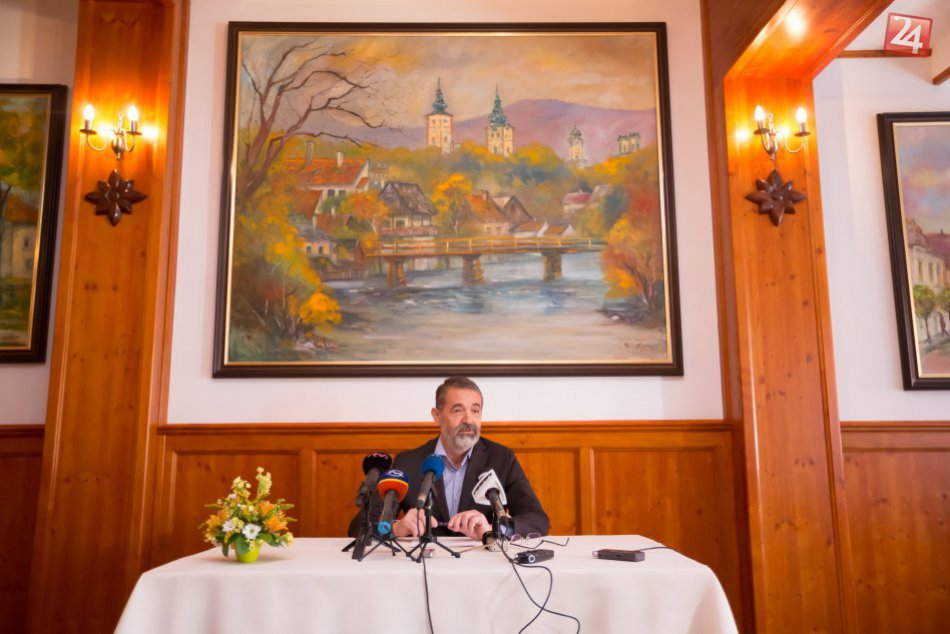 V OBRAZOCH: Ivan Saktor kandiduje na post predsedu BBSK