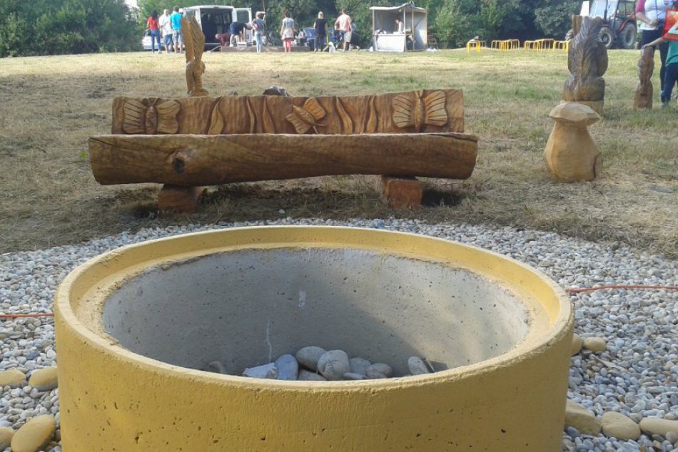 Rezbárske sympózium v Považskej: Na kalvárii vzniká oddychová zóna