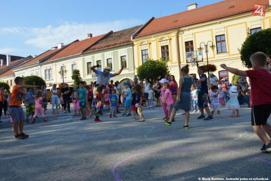 Obrazom: Záplava bubliniek na Námestí baníkov