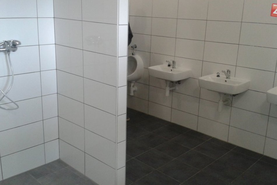 Zimný štadión v Považskej Bystrici: FOTO nových sociálnych zariadení