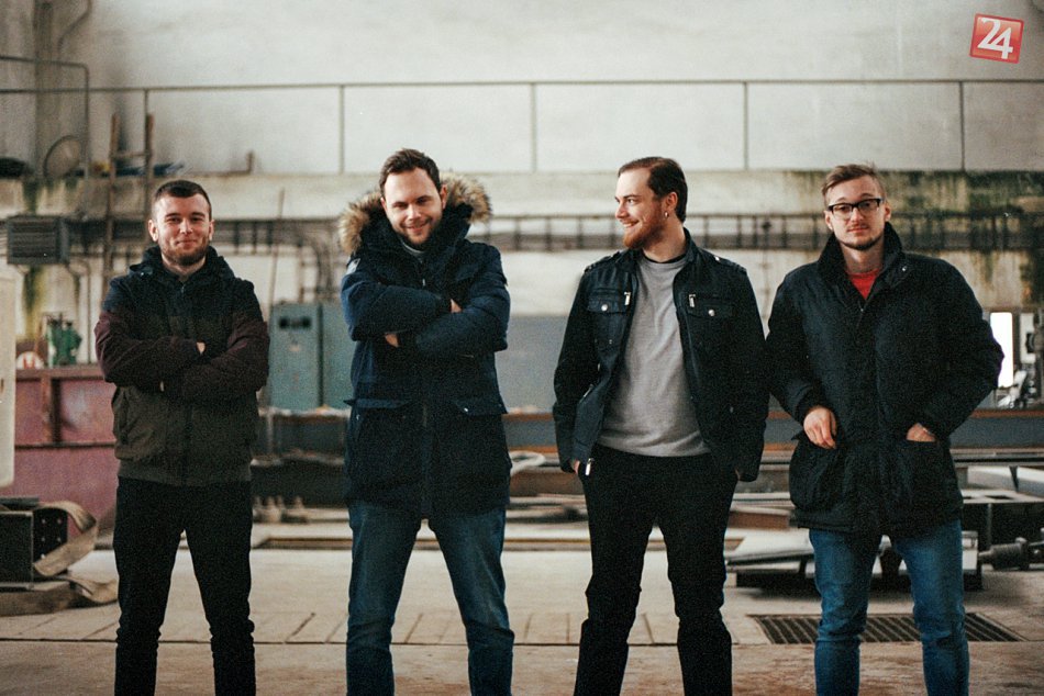 Obrazom: Rožňavčan Roman Jakobej búra hranice rockovej hudby
