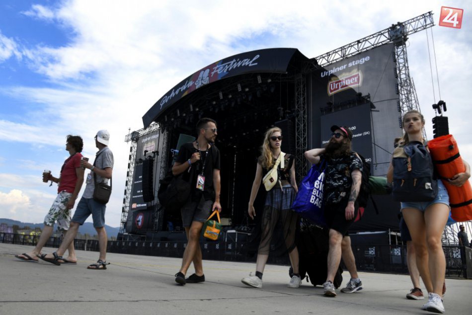   At Trenčín airport Pohoda festival: Rich PHOTO directly from the place 