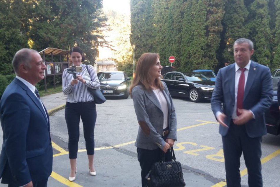 Považskobystrickú nemocnicu navštívila ministerka Kalavská: Zábery z priebehu