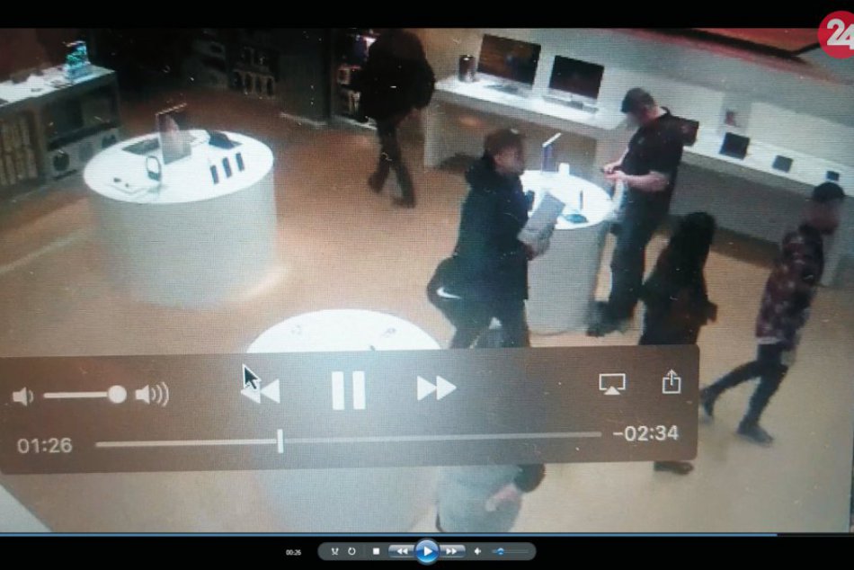 FOTO: Polícia v Trnave pátra po totožnosti neznámeho muža