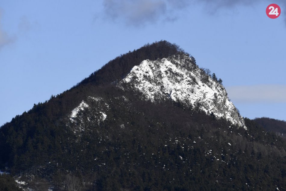 FOTO: Vápencové bradlo Klapy nad Udičou, pre domácich je to však Cigánka