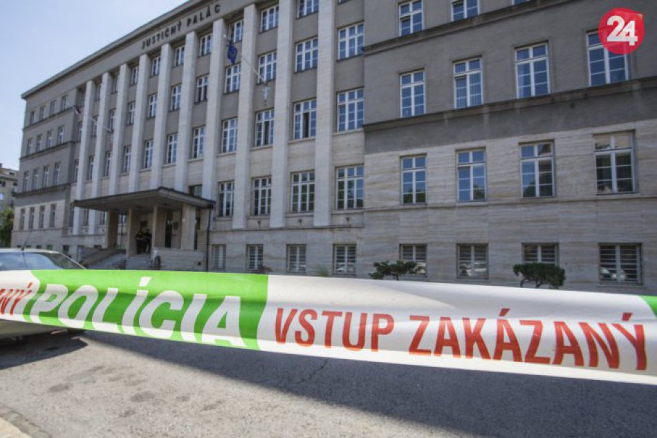 Evakuácia najvyššieho súdu, ministerstva spravodlivosti a Justičného paláca