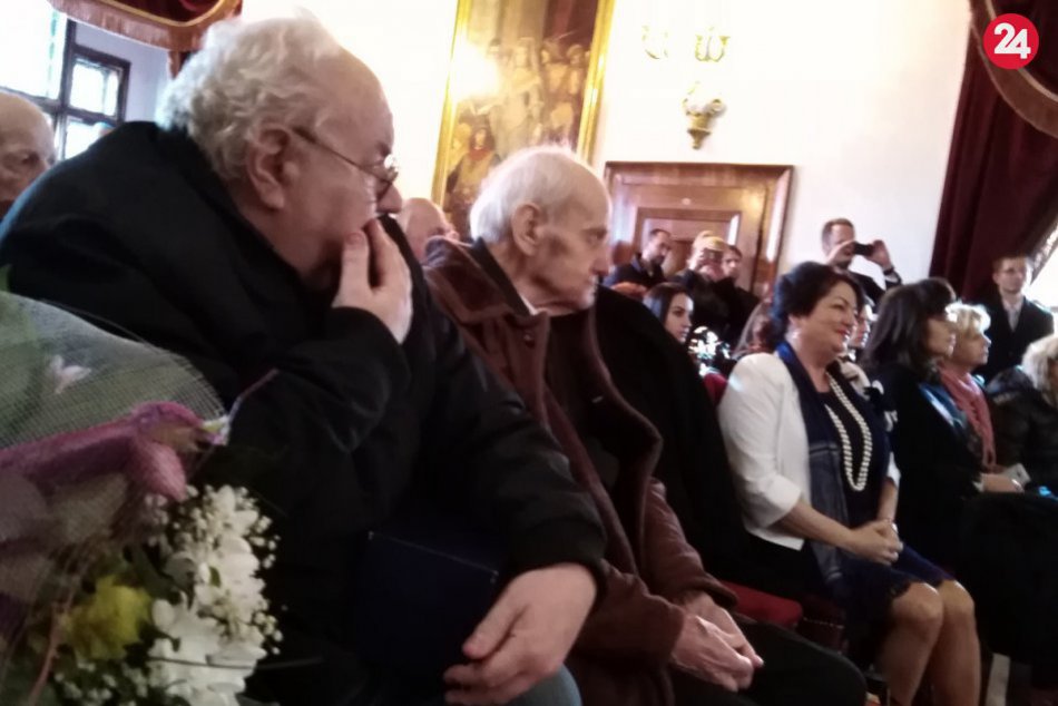 Zábery zo slávnostnej ceremónie Senior roka 2018