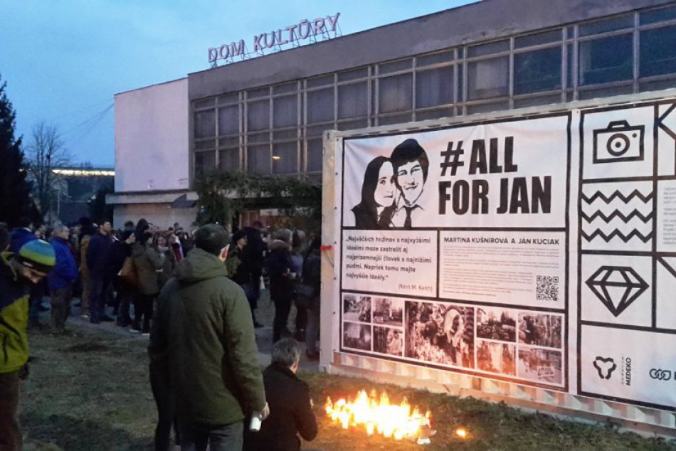 FOTO: Sprievod a zhromaždenie v Považskej na počesť Jána a Martiny