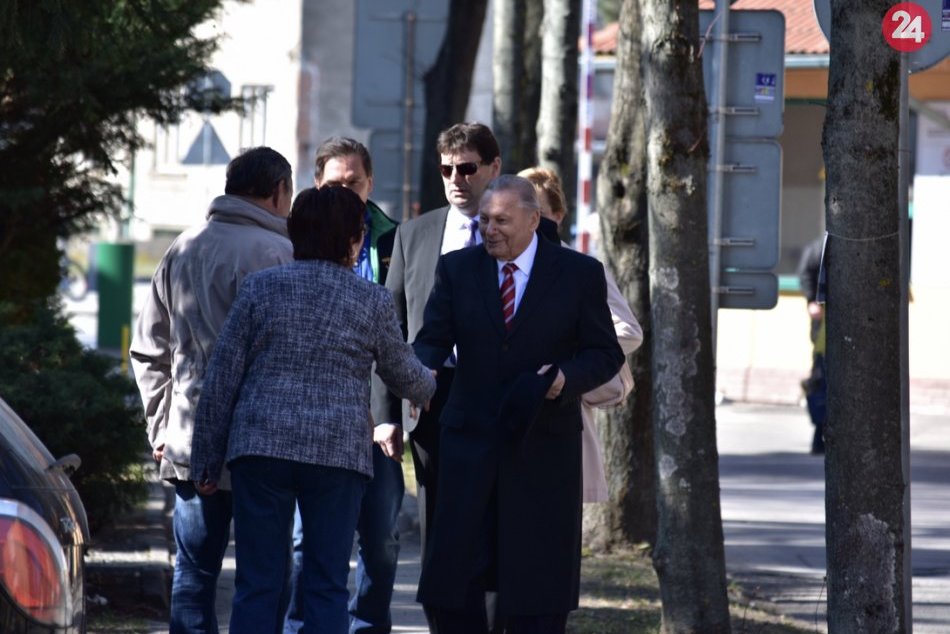 Voľby prezidenta II. kolo Schuster