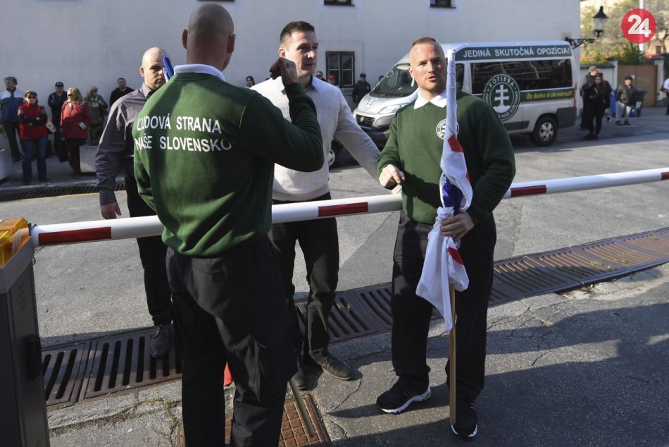 Najvyšší súd rozhoduje o rozpustení ĽSNS