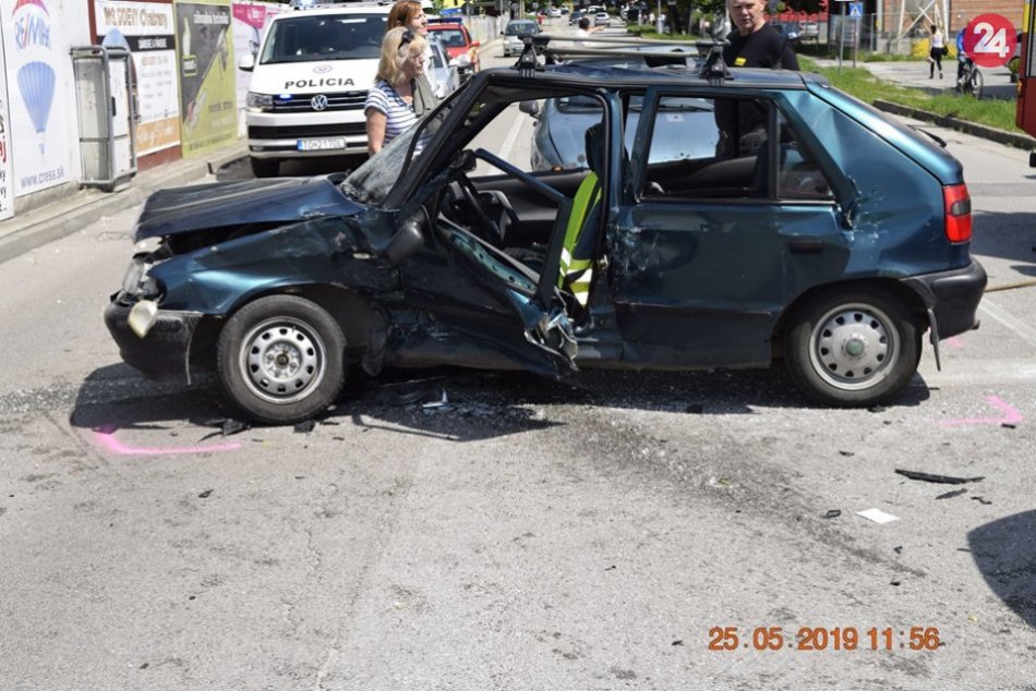 Zrážka na parkovisku v Topoľčanoch: Muž (75) vyviazol s ťažkými zraneniami, FOTO