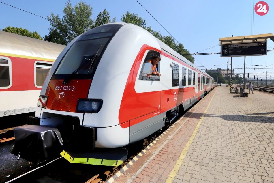 V OBRAZOCH: Klimatizovaná dieselmotorová jednotka 861