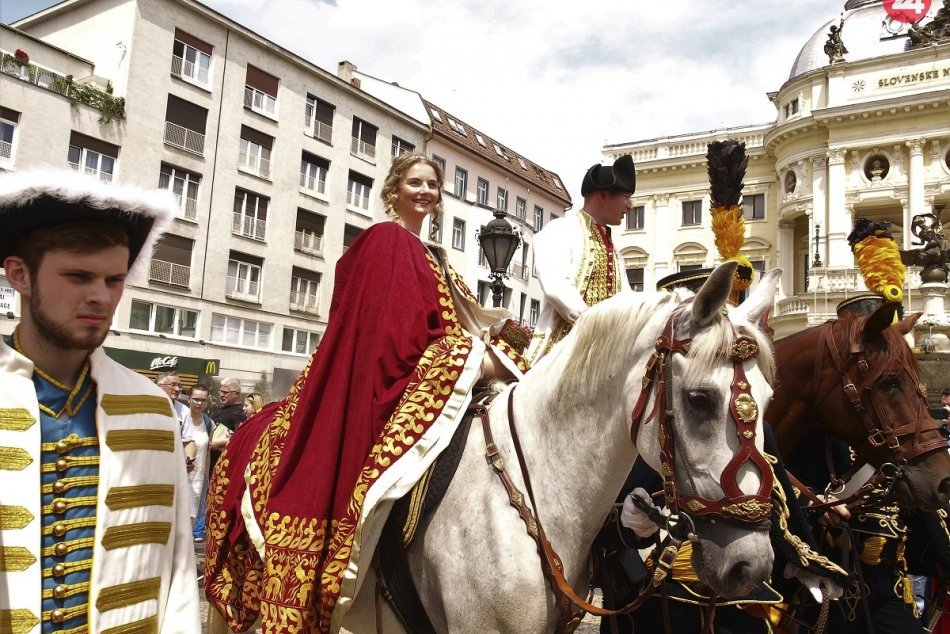 Korunovácia Márie Ludoviky: Panovníčku stvárnila herečka nitrianskeho divadla
