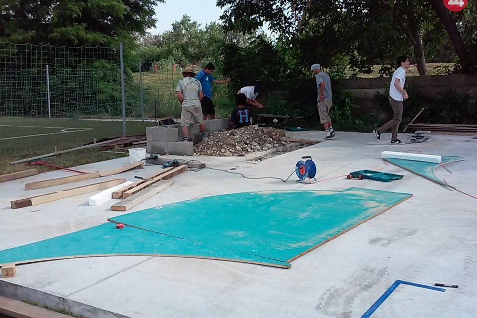 V Šali pokračujú so Skateparkom: Mládeži by mal spestriť letné prázdniny, FOTO