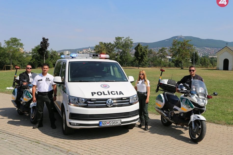Viezla deti z tábora, keď v tom do nej nabúralo auto: Žena chváli policajtov z N