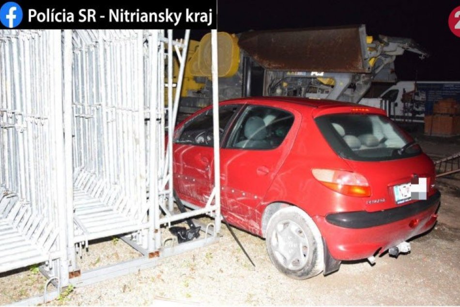 Žena zdemolovala dve autá