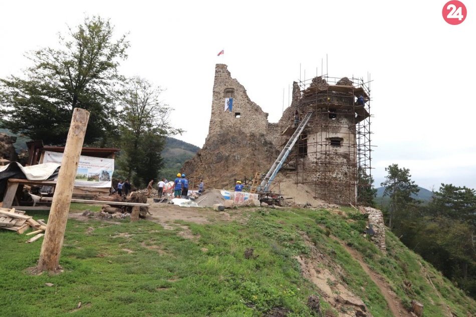 Rekonštrukcia hradu Revište