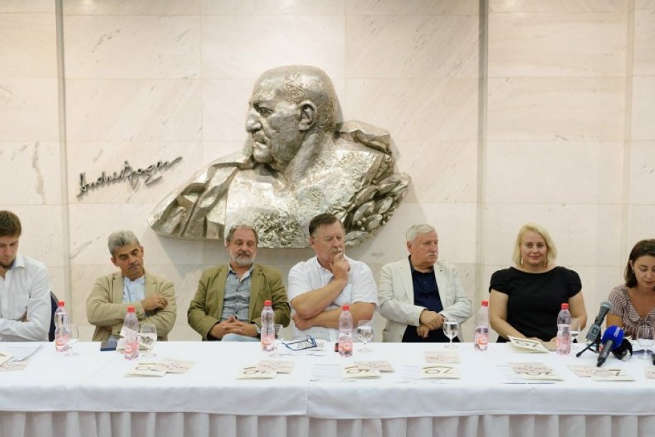 Jubilejnú 70. sezónu DAB otvorí Tisícročná včela: Pripravených je 5 premiér,FOTO